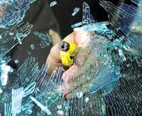 Resqme Car Escape Tool - Seatbelt cutter and window breaker